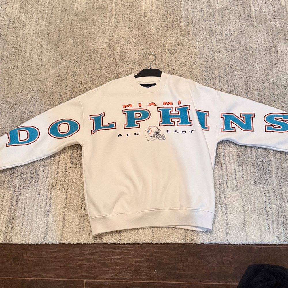 Abercrombie & Fitch White NFL Sweatshirt